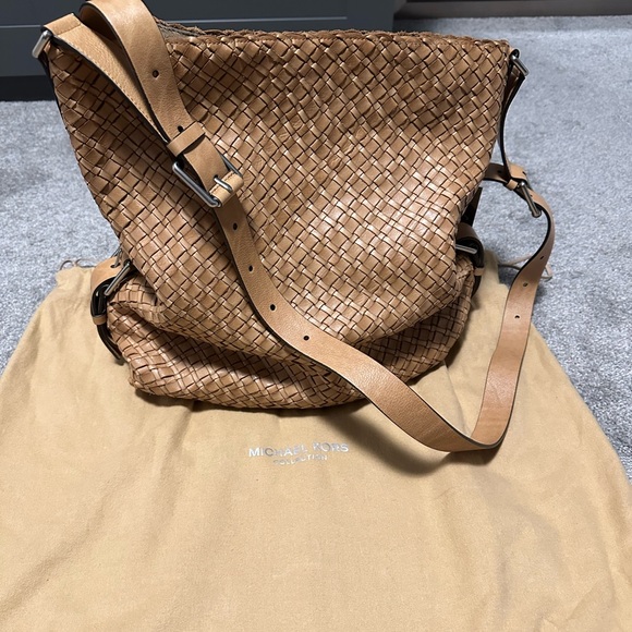 Michael Kors Extra Large Hand Woven Leather Shoulder Bag - Picture 11 of 14